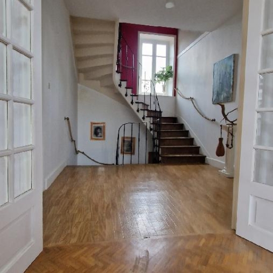  AGENCE IMMO COUR ET JARDIN : Building | ARNAC-POMPADOUR (19230) | 234 m2 | 186 450 € 