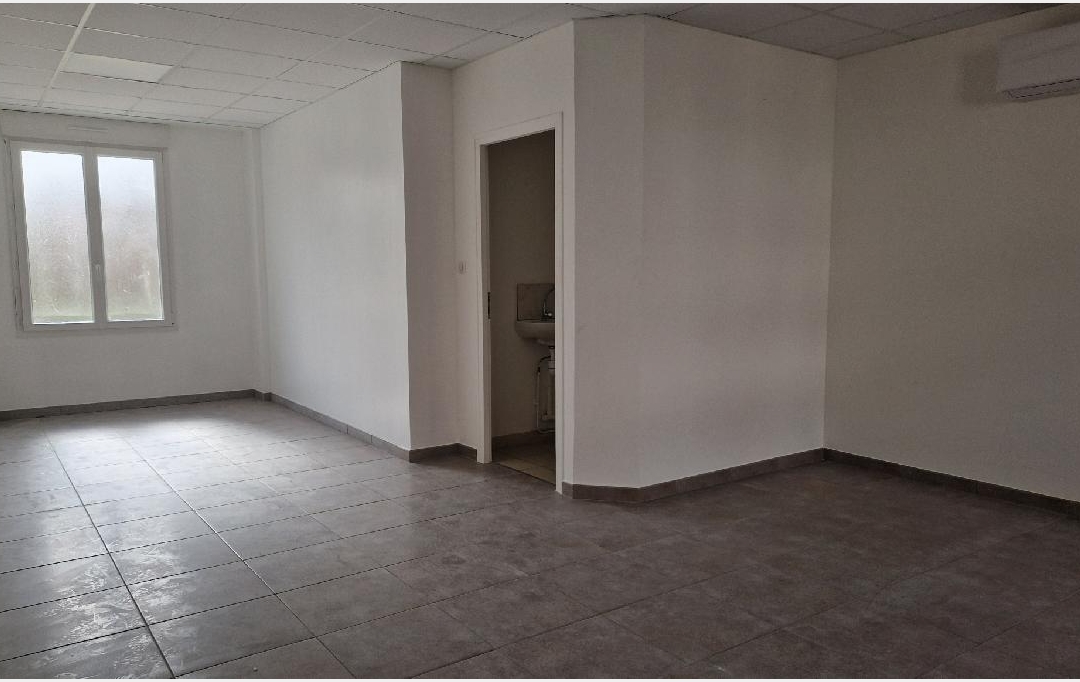 Annonces LUBERSAC : Local / Bureau | ARNAC-POMPADOUR (19230) | 37 m2 | 460 € 