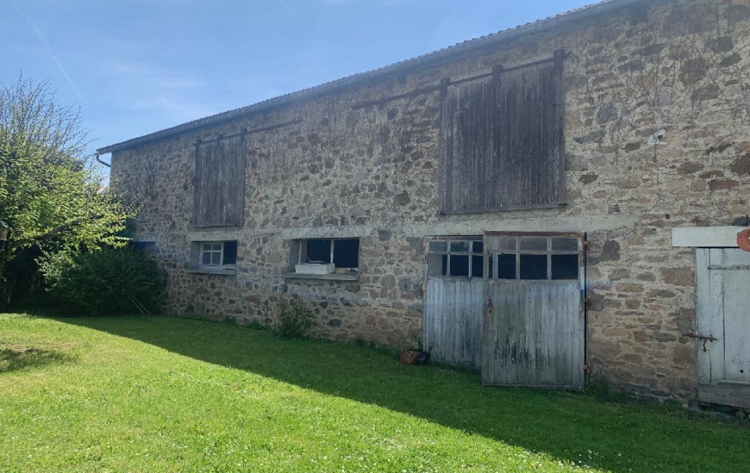 AGENCE IMMO COUR ET JARDIN : Other | MEUZAC (87380) | 220 m2 | 34 800 € 