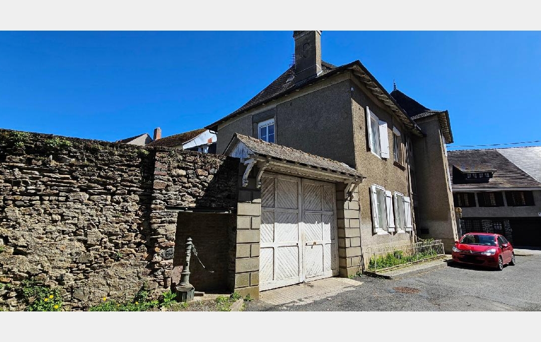 AGENCE IMMO COUR ET JARDIN : Maison / Villa | LUBERSAC (19210) | 305 m2 | 212 700 € 