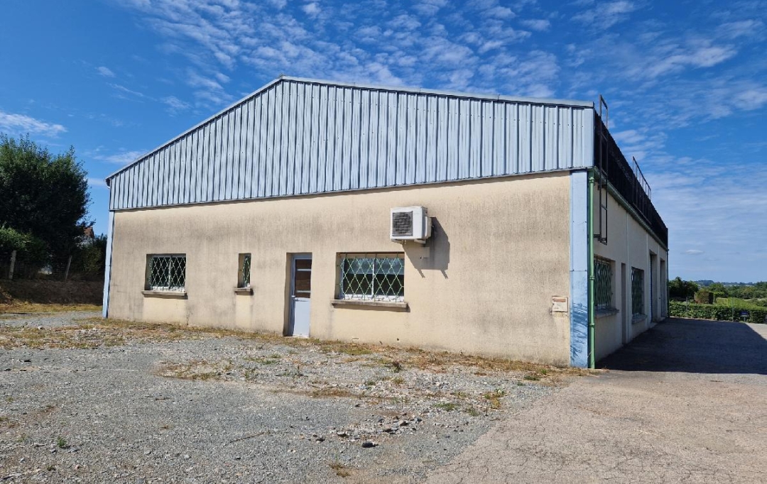 AGENCE IMMO COUR ET JARDIN : Local / Bureau | LUBERSAC (19210) | 579 m2 | 158 000 € 