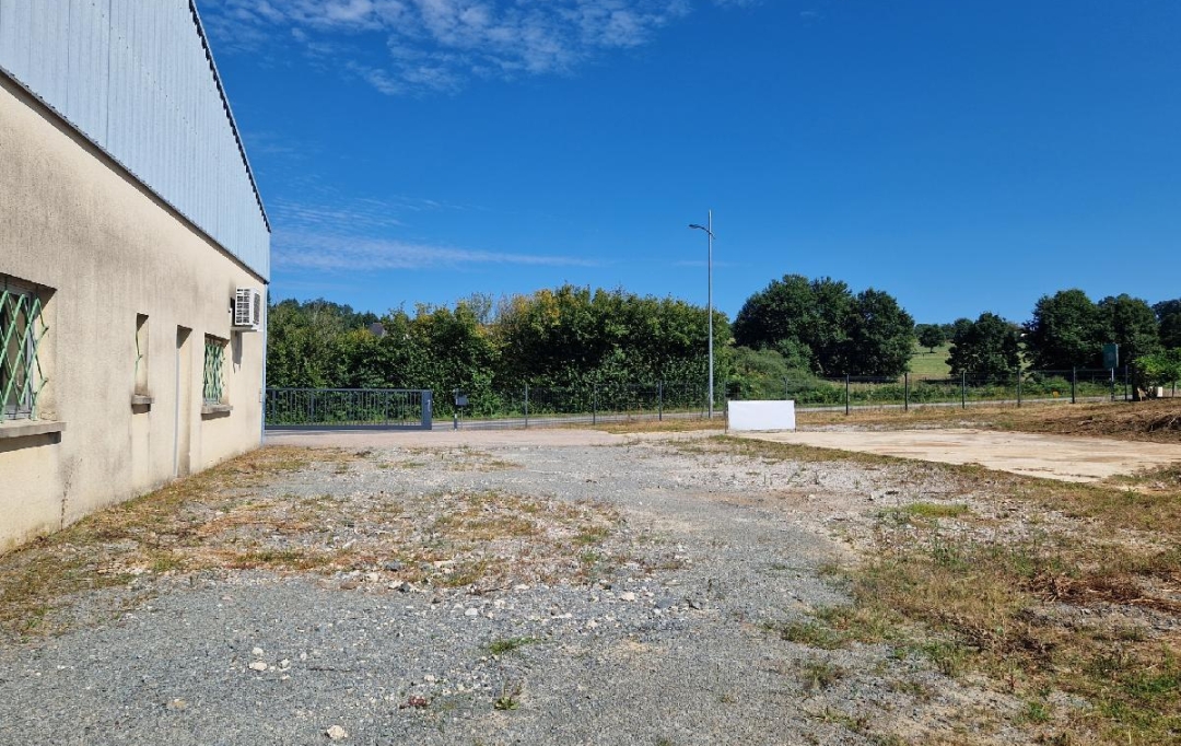 AGENCE IMMO COUR ET JARDIN : Office | LUBERSAC (19210) | 579 m2 | 158 000 € 
