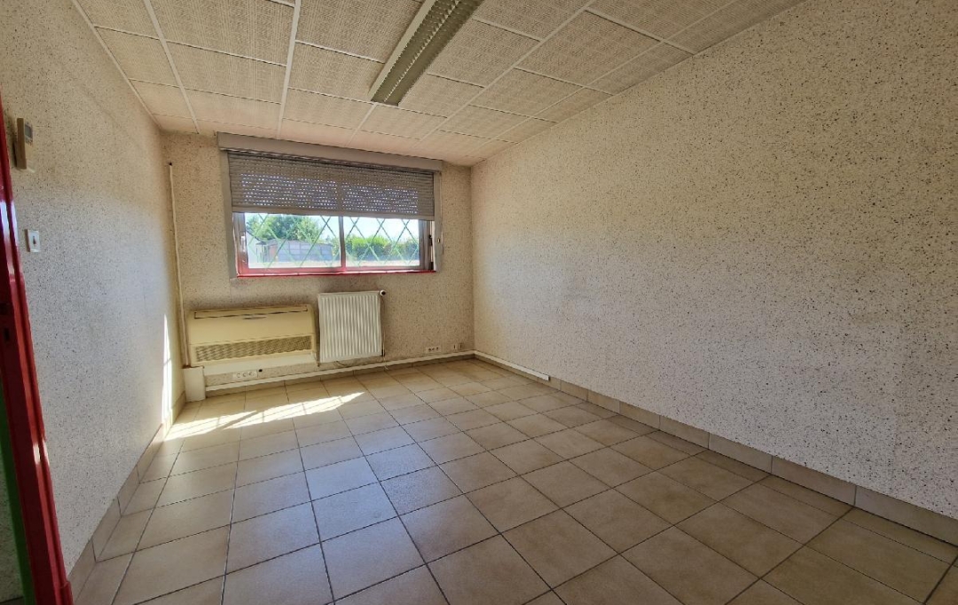 AGENCE IMMO COUR ET JARDIN : Local / Bureau | LUBERSAC (19210) | 579 m2 | 158 000 € 