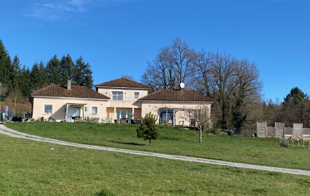 AGENCE IMMO COUR ET JARDIN : Maison / Villa | MEUZAC (87380) | 220 m2 | 345 000 € 