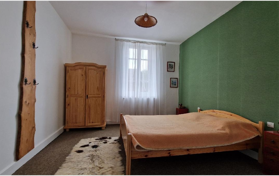 AGENCE IMMO COUR ET JARDIN : Building | ARNAC-POMPADOUR (19230) | 234 m2 | 186 450 € 