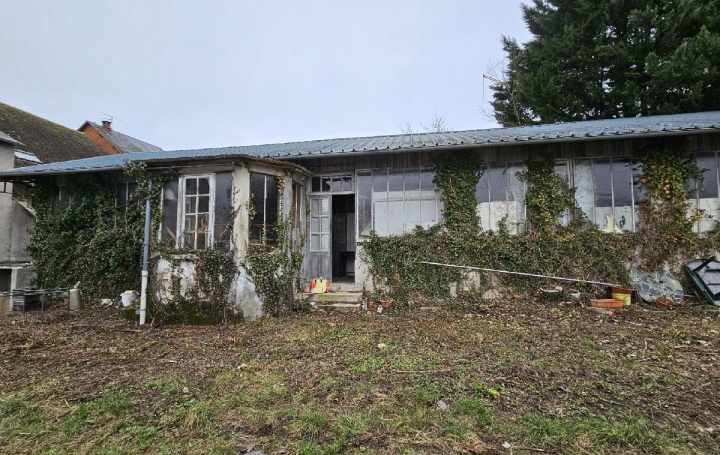  AGENCE IMMO COUR ET JARDIN Garage / Parking | LUBERSAC (19210) | 190 m2 | 32 700 € 
