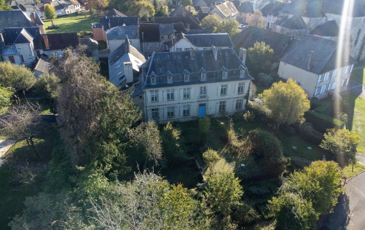  AGENCE IMMO COUR ET JARDIN Maison / Villa | LUBERSAC (19210) | 650 m2 | 668 800 € 